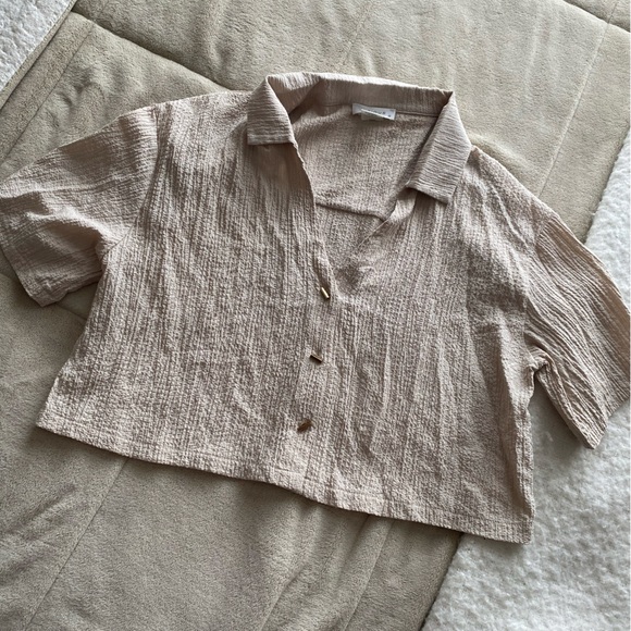 Casual Cropped Beige Button-Up Women's Top Size XL - Picture 2 of 7